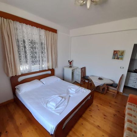 Rey Garden Villa Vlorë Exteriör bild