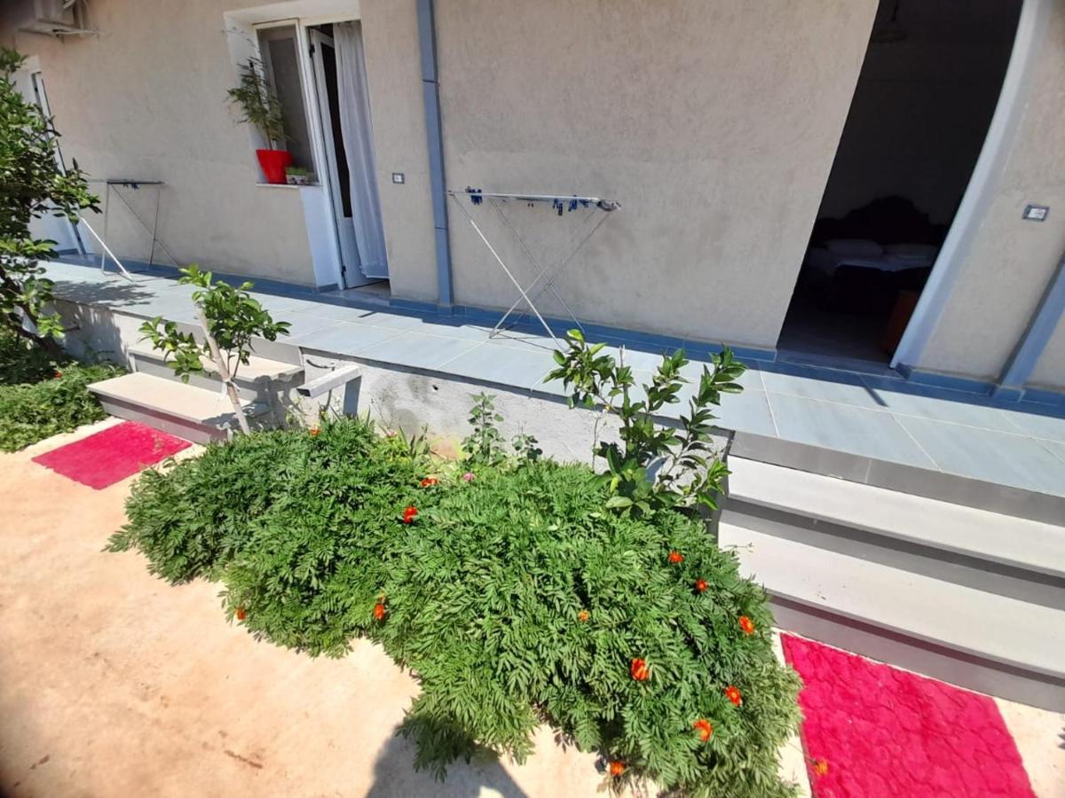 Rey Garden Villa Vlorë Exteriör bild