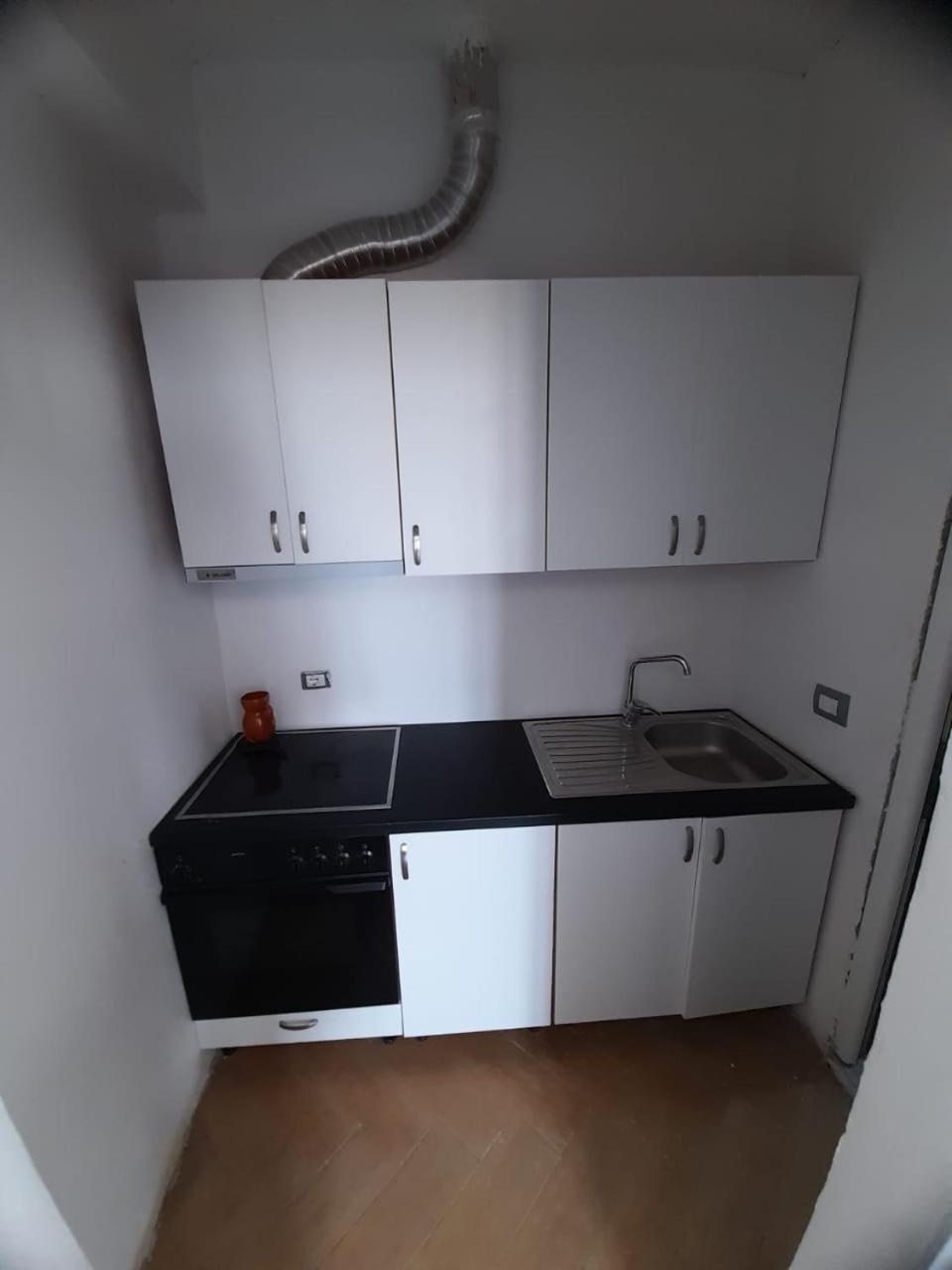 Rey Garden Villa Vlorë Rum bild