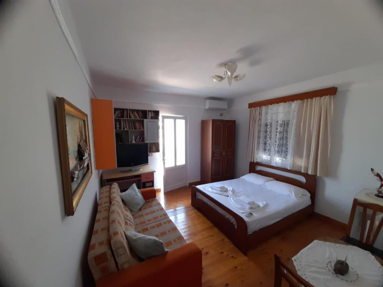 Rey Garden Villa Vlorë Rum bild