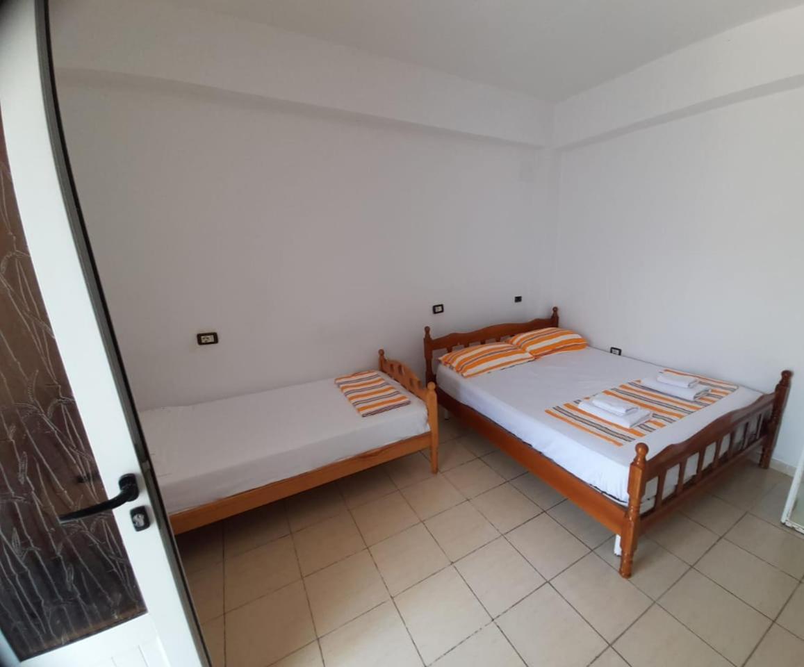 Rey Garden Villa Vlorë Rum bild