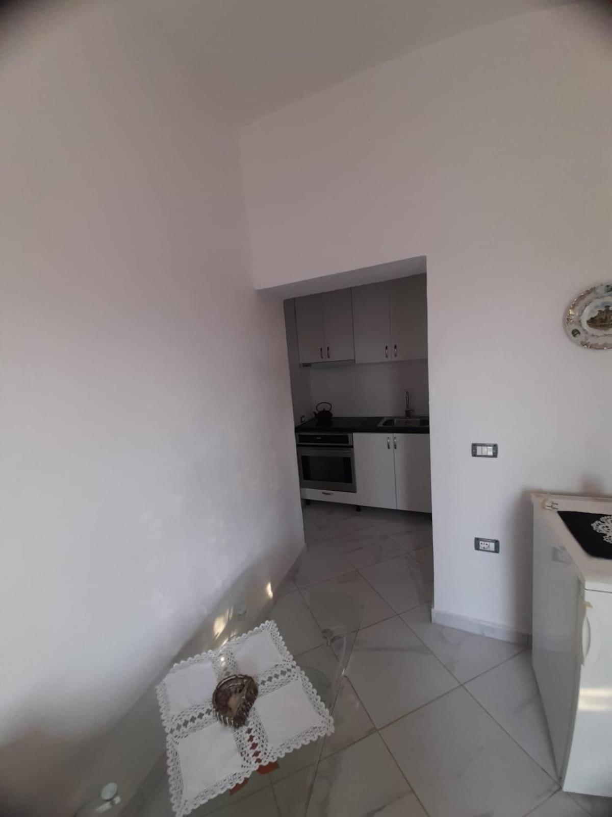 Rey Garden Villa Vlorë Rum bild
