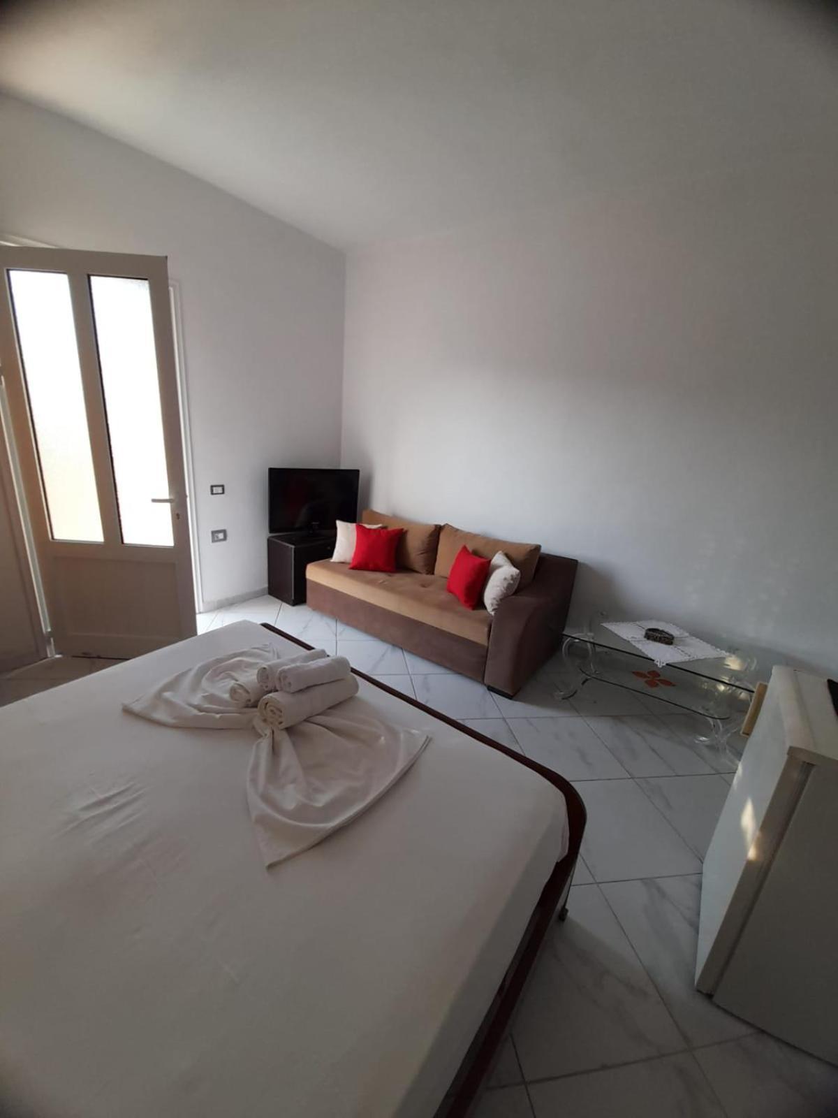 Rey Garden Villa Vlorë Rum bild
